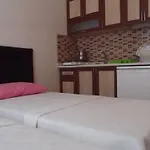 Cane Ξενοδοχείο *